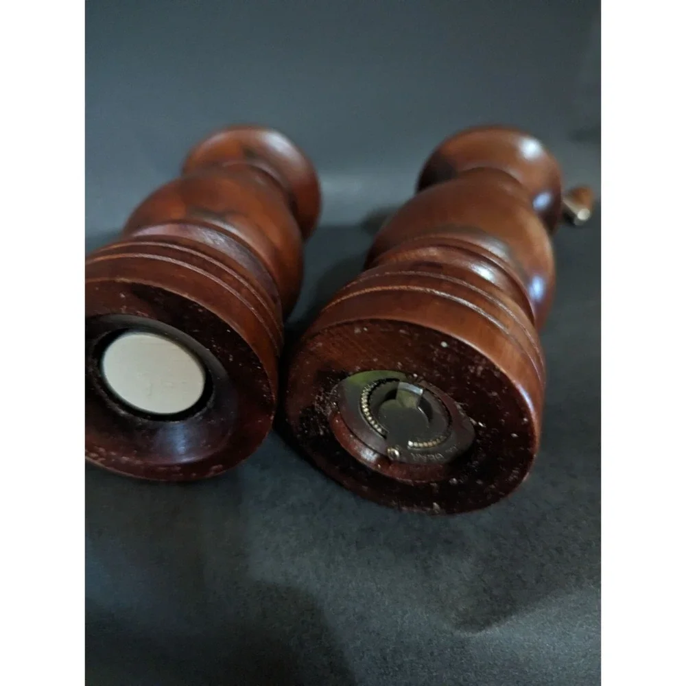 Vintage Kimco Wood Salt Shaker‎ and Pepper Mill Set Dark Brown Taiwan Hand Crank